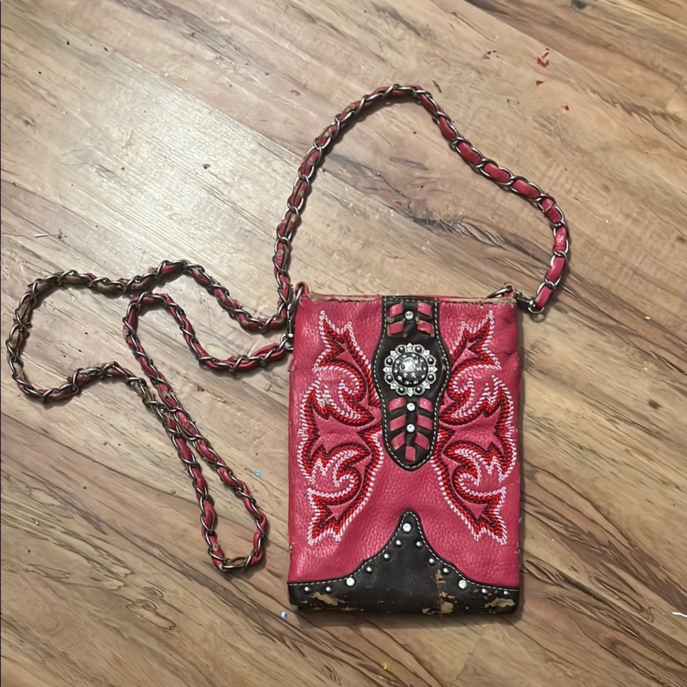 Small pink purse, chain strap